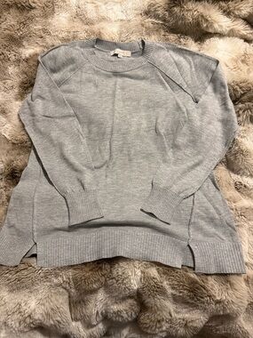 LOFT - Heather Gray Scoopneck Crew Sweater - Small